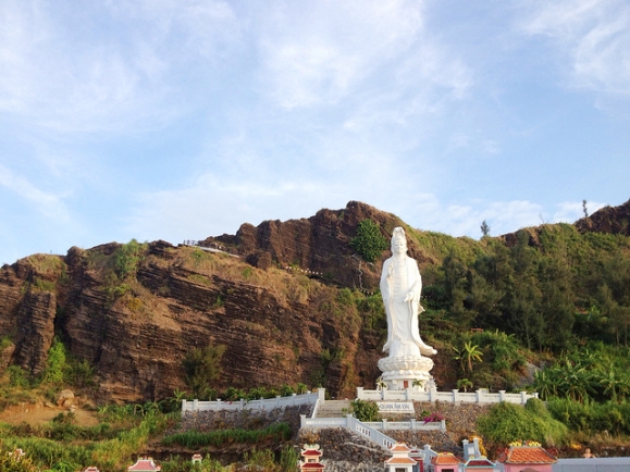 Chùa Hang - Ngôi chùa đẹp trên đảo Lý Sơn